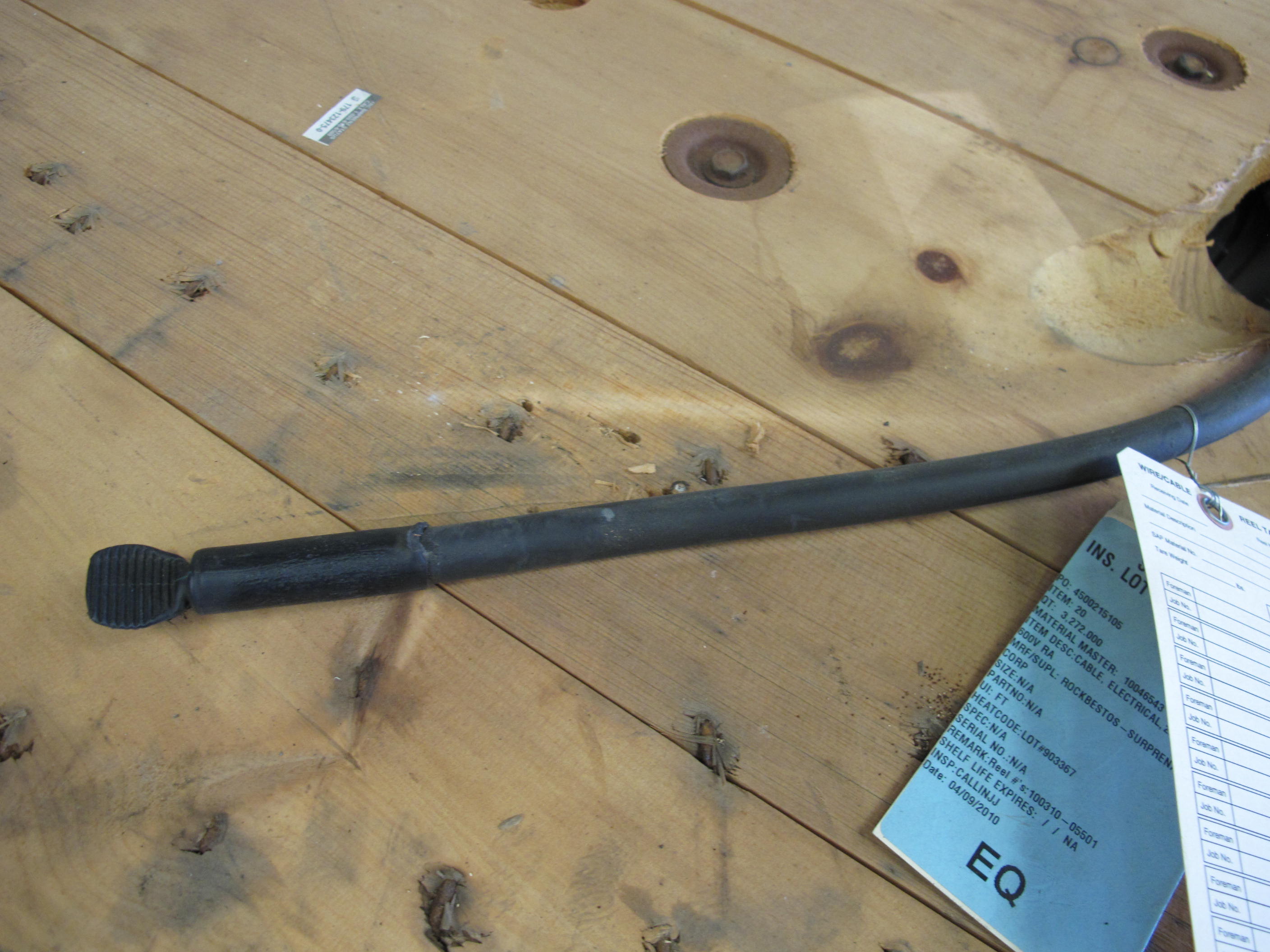 LOT (3272 FT) OF CABLE, ELECTRICAL TYPE, 2/0 AWG SIZE, 600V RATING, COPPER MATERIAL, 1 CONDUCTOR, POWER KIND. NON-SHIELDED, FLAME RETARDANT ETHYLENE PROPYLENE RUBBER INSULATED BLACK, MARK WITH CABLE CODE H1G & (630) CABLE, ELECTRICAL TYPE, 2/0 AWG SIZE, 600V RATING, COPPER MATERIAL, 1 CONDUCTOR, POWER KIND. NON-SHIELDED, FLAME RETARDANT ETHYLENE PROPYLENE RUBBER INSULATED BLACK, MARK WITH CABLE CODE H1G (W-44) LOADING & HANDLING FEE $15-